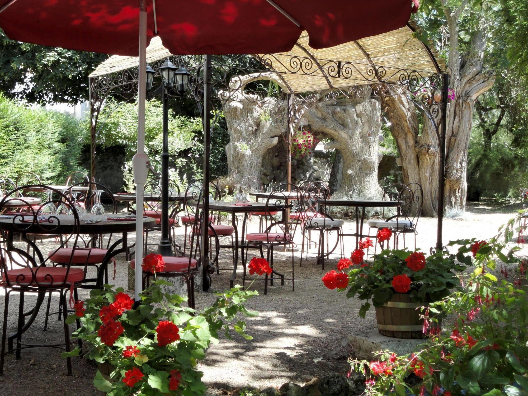 Logis Hotel La Breche - Restaurant Berthelot Amboise Exterior photo